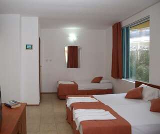 Комплексы для отдыха с коттеджами/бунгало Mappy Holidays Aparthotel Созополь Трехместный номер-6